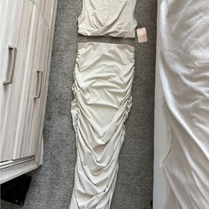 sold piece skirt set